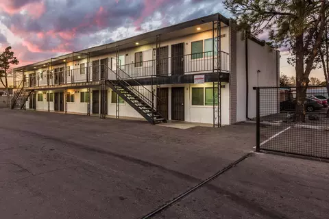 433 Mesilla 437 St SE, Albuquerque, NM 87108