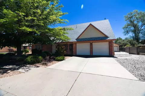 1408 Hiawatha Dr NE, Albuquerque, NM 87112