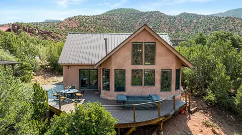 467 Madrid Rd, Jemez Springs, NM 87025