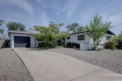 5804 Chaparral Cir NW, Albuquerque, NM 87114