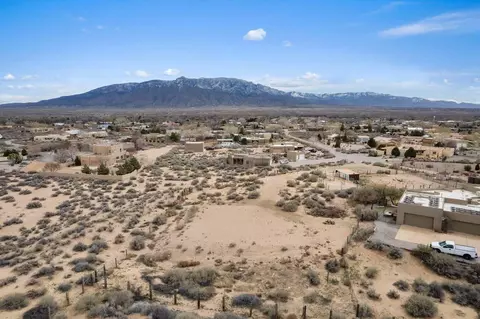 111 Kjersti, Corrales, NM 87048