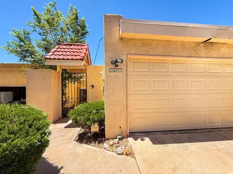 523 Pinon Creek Rd SE, Albuquerque, NM 87123