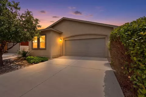 241 Rio Chama Cir SW, Los Lunas, NM 87031