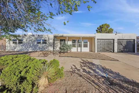 514 Villa Verde Dr SE, Rio Rancho, NM 87124
