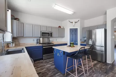 2511 Clear Sky St SW, Los Lunas, NM 87031