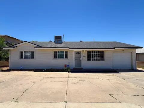 3808 Candelaria Rd NE, Albuquerque, NM 87110