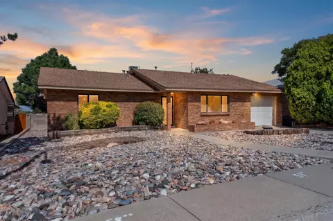 1505 Willys Knight Dr NE, Albuquerque, NM 87112