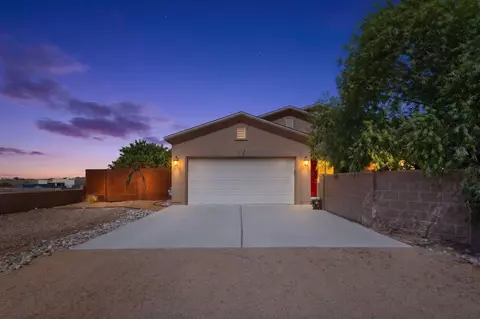417 6th St NE, Rio Rancho, NM 87124