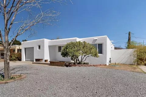 1804 Illinois St NE, Albuquerque, NM 87110