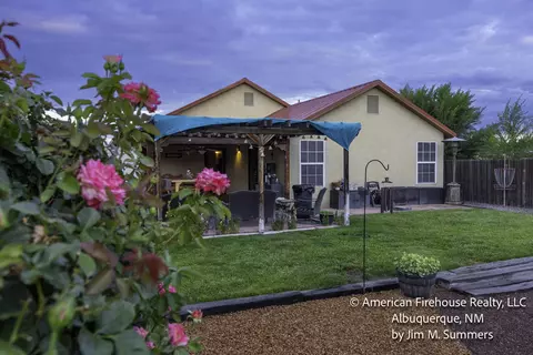 2420 Tompiro Rd NW, Albuquerque, NM 87120