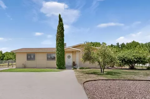3021 Joe Sanchez Rd SW, Albuquerque, NM 87105