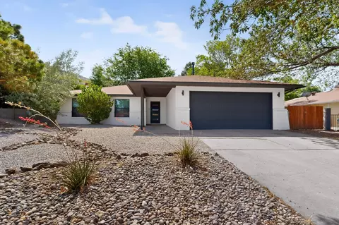 2704 Palo Alto Dr NE, Albuquerque, NM 87112