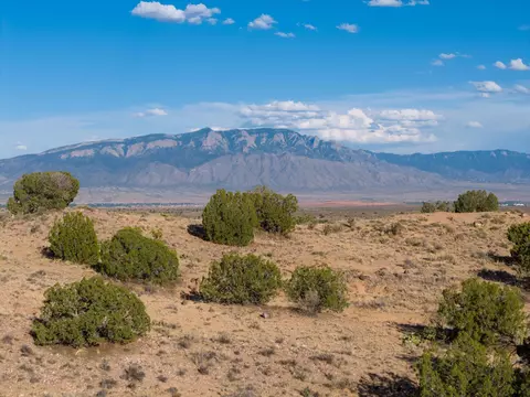 2300 Desert Zinnia Rd NE, Rio Rancho, NM 87144