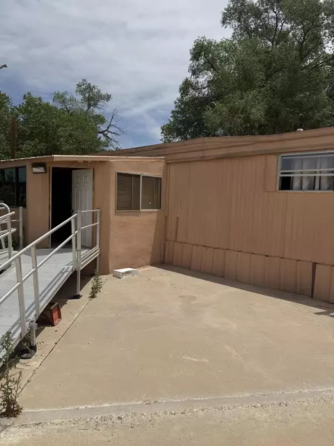 3016 Shaw Dr SW # 26-A, Albuquerque, NM 87105