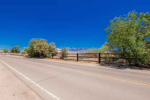 10206 Edith Blvd NE, Albuquerque, NM 87113