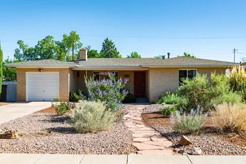 4709 Trumbull Ave SE, Albuquerque, NM 87108