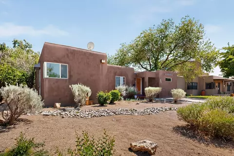 3020 Mackland Ave NE, Albuquerque, NM 87106
