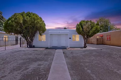 516 Alvarado Dr SE, Albuquerque, NM 87108