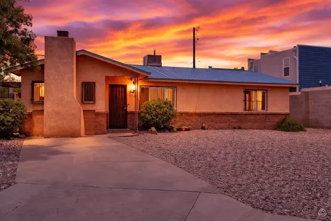 5909 Lora Ct NW, Albuquerque, NM 87107