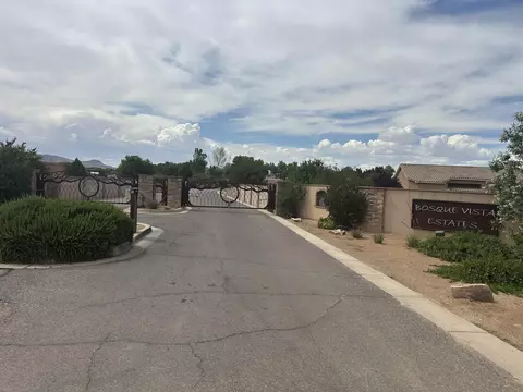 15 Leibel Ct, Los Lunas, NM 87031