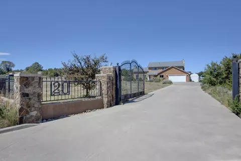 20 Steeplechase Dr, Tijeras, NM 87059