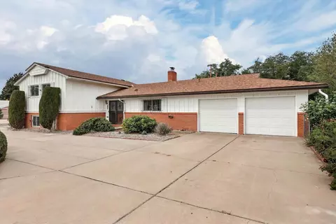 3901 Madeira Dr NE, Albuquerque, NM 87110