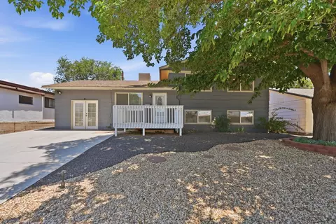 2722 June St NE, Albuquerque, NM 87112
