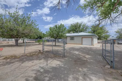 2323 Metzgar Rd SW, Albuquerque, NM 87105