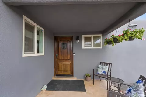 5717 Alegria Rd NW, Albuquerque, NM 87114