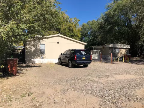 460-466 Richardson Dr, Bernalillo, NM 87004