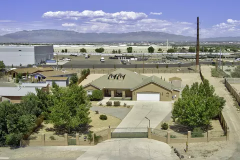 124 75th St SW, Albuquerque, NM 87121