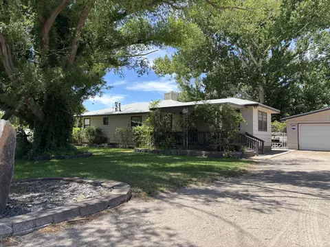 3030 Tamarack Cir, Bosque Farms, NM 87068