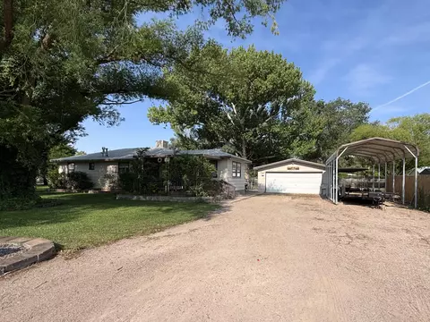 3030 Tamarack Cir, Bosque Farms, NM 87068
