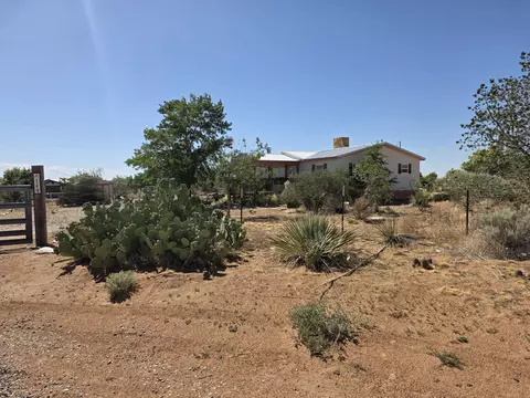 149 Manzano View Rd, Los Lunas, NM 87031