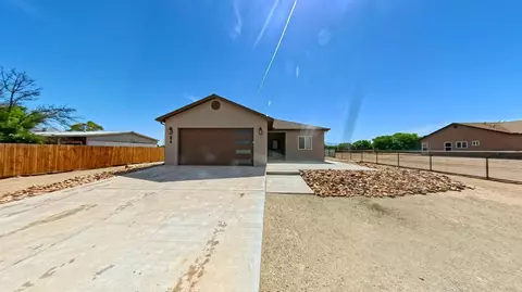 8 Servis Farm Rd # A, Los Lunas, NM 87031