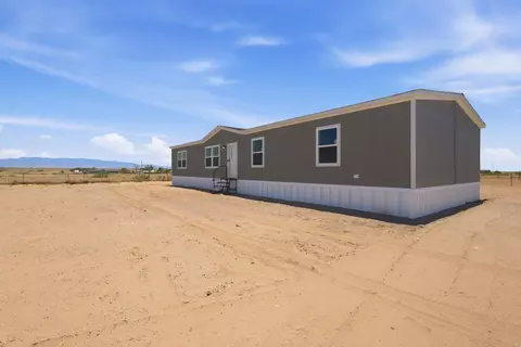 34 Hinson Rd, Belen, NM 87002