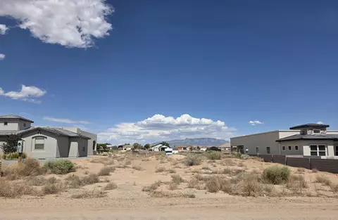 408 5th St NE, Rio Rancho, NM 87124