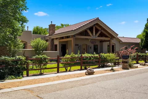 1508 Douglas Macarthur Rd NW, Albuquerque, NM 87107