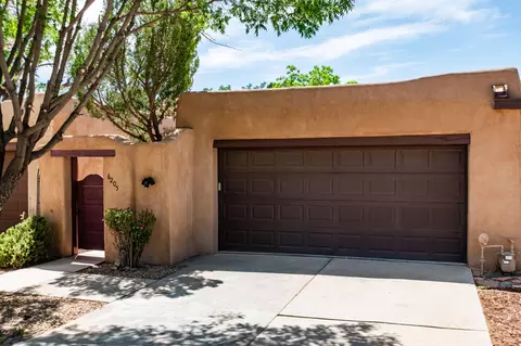 6205 Sabre Ct NW, Albuquerque, NM 87107