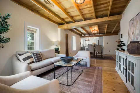 1801 Calle Pequeno NW, Albuquerque, NM 87107