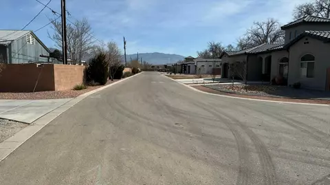 253 Valle Encantado Dr NW, Albuquerque, NM 87107