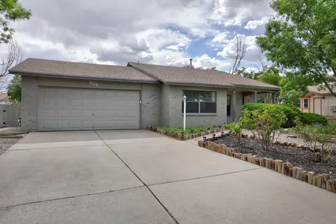 629 Littler Dr SE, Rio Rancho, NM 87124