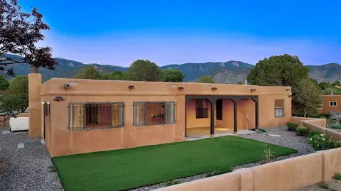 1131 Marigold Dr NE, Albuquerque, NM 87122