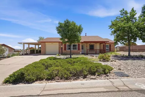 484 Sandstone Dr NE, Rio Rancho, NM 87124