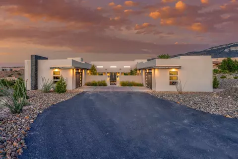 27 Ocate Ct, Placitas, NM 87043