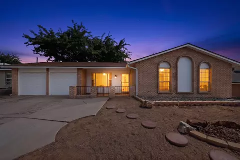 6424 Louise Pl NE, Albuquerque, NM 87109
