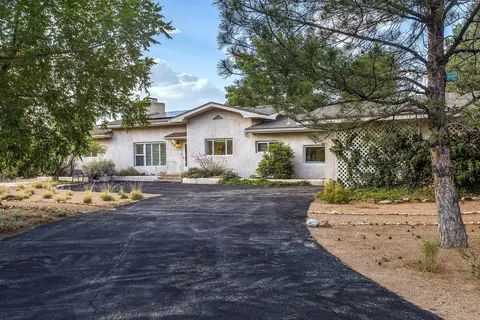 525 Solar Rd NW, Albuquerque, NM 87107