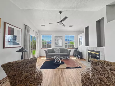 2613 Sandia Loop NE, Rio Rancho, NM 87144