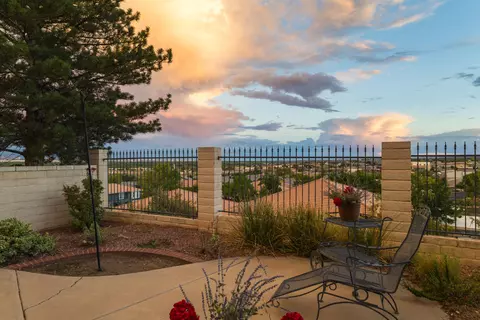 4612 Miramar Dr NW, Albuquerque, NM 87114