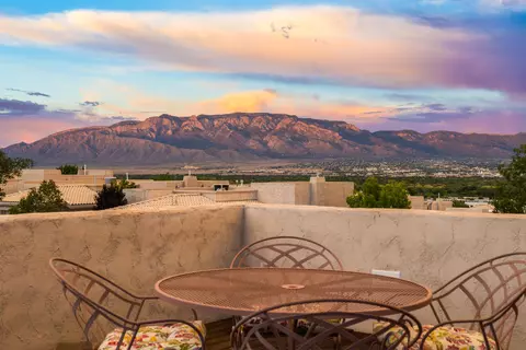 4612 Miramar Dr NW, Albuquerque, NM 87114